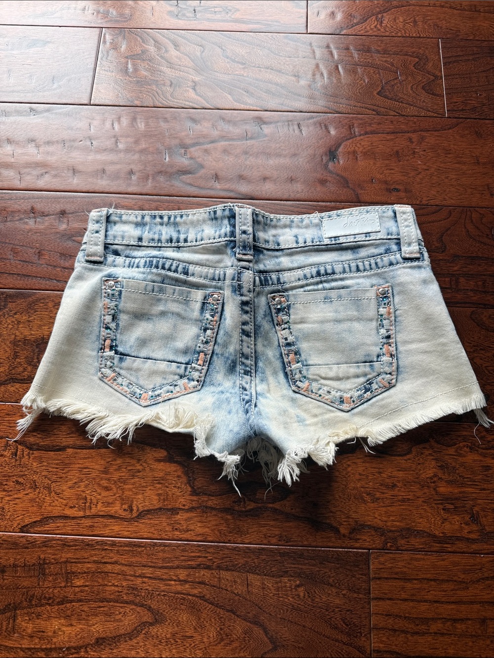 Daytrip Women’s Frayed Light Blue Denim Short Shorts Size 26
